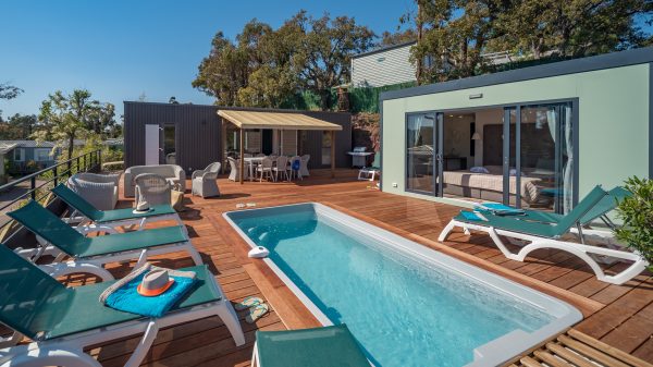 mobile-home VIP Luxe et sa piscine privée