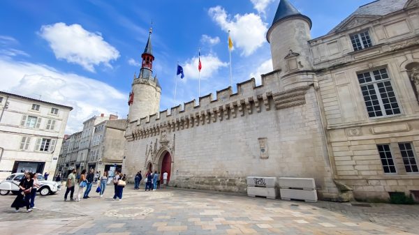 Gevel van het stadhuis van La Rochelle