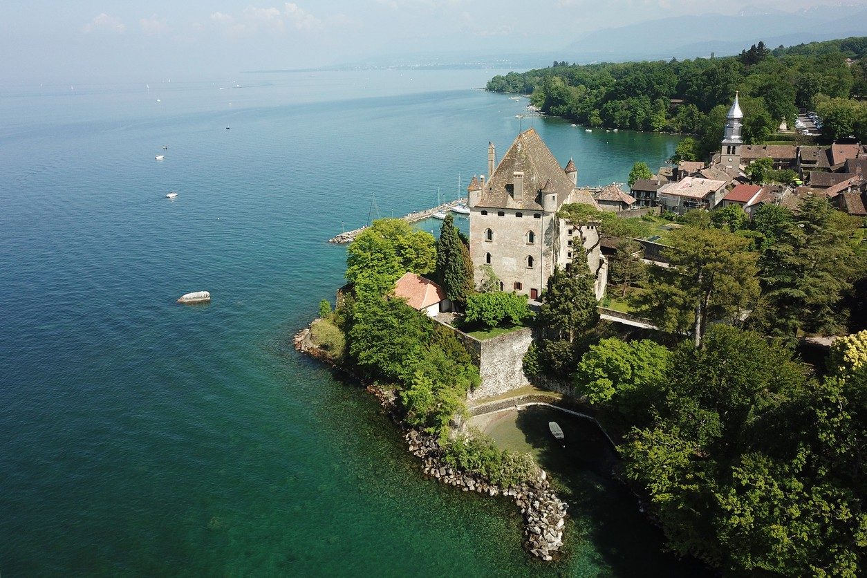 camping-to-explore-the-lakeside-village-of-yvoire-what-to-see-in