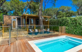 VIP-Luxus & eigener Pool oder Whirlpool