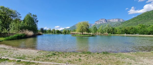 Plan d'eau de Challes-les-Eaux, pour une baignade nature