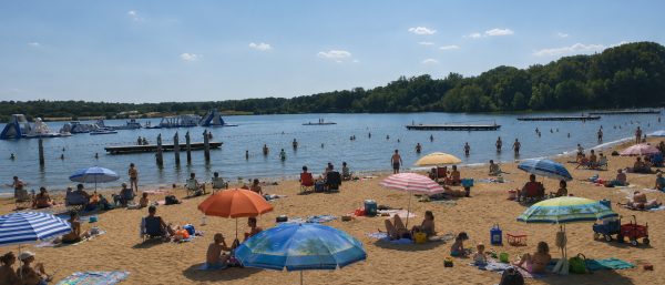 Der Strand der Freizeitinsel Vaires-Torcy