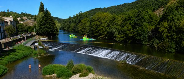 Plage surveillée au bord du Viaur