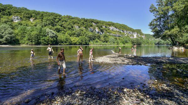 Baignade au pied du camping dans la rivière Dordogne