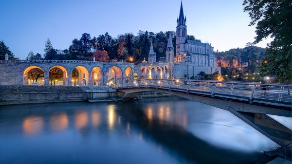 Kerk en heiligdom van Notre Dame de Lourdes