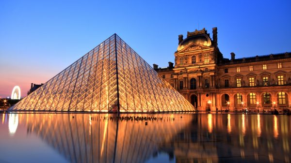 El Louvre en París