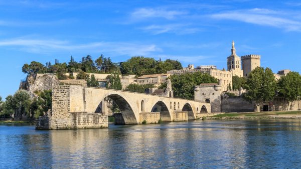 De laatste vier bogen van de Pont d'Avignon