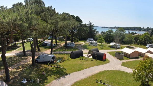 Camping nature les pieds dans le Golfe du Morbihan