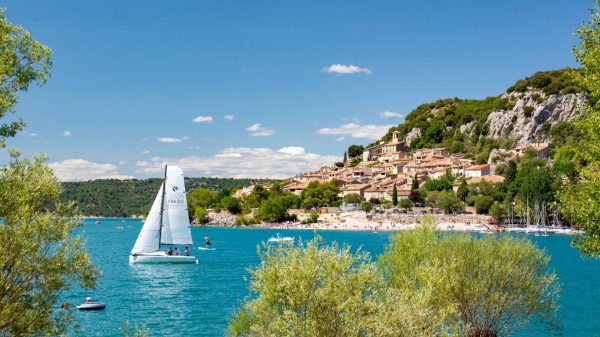 De geneugten van het meer vanaf uw camping