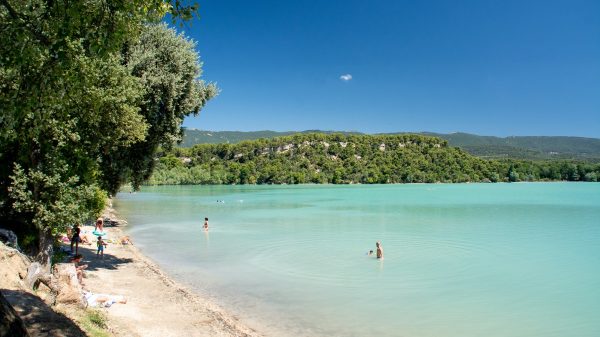 Direkter Zugang zum Strand des Sees