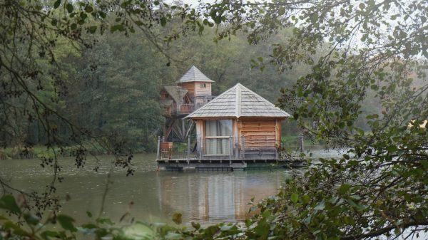  Schwimmende Hütte "Les Nénuphars" (Die Seerosen)