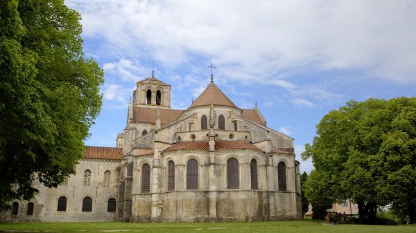 - Basílica de Santa María Magdalena en Vézelay