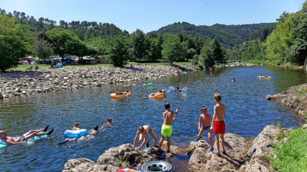 A refreshing break by the Gardon river, which runs alongside the campsite