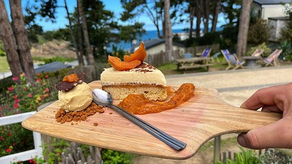 Gourmetdessert an der Bar des Campingplatzes