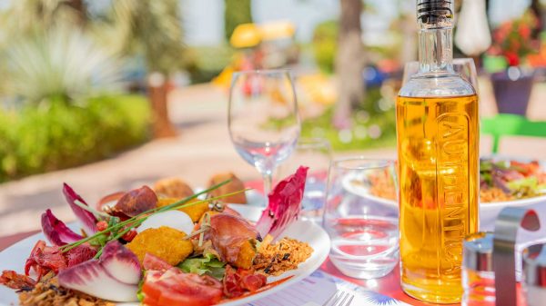 Erfrischende Pause im Restaurant des Campingplatzes