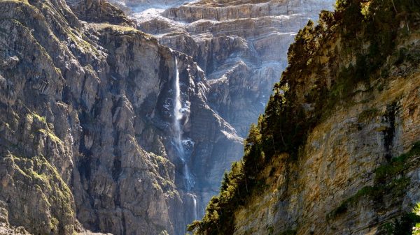 Waterval in het sublieme Gavarnie circus