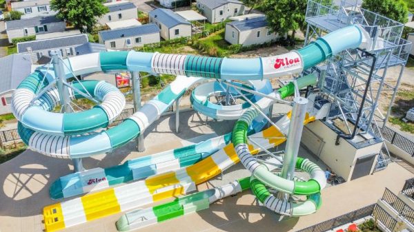 Rutschen Sie mit dem Reifen über mehr als 100 Meter!