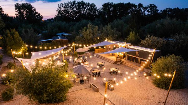 Ambiance "guingette" au restaurant du camping