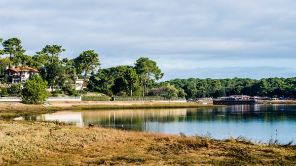 Les bords du lac marin de Hossegor