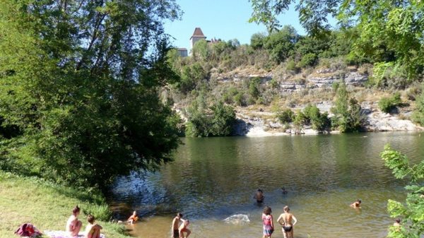Baignade à Douelle