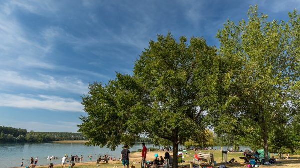 The beach of Colombier pond