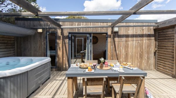 Votre location avec jacuzzi privatif dans un camping à Leucate