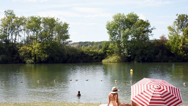 Baignade surveillée sur la plage de la Chanoie, le long de la Saône