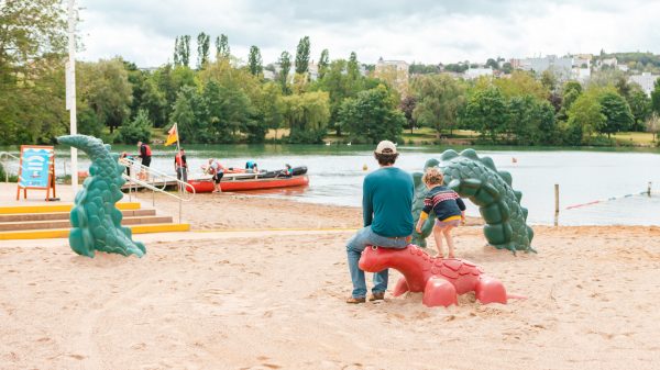 Animations et baignade dans le lac Kir lors de Dijon Plage