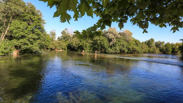 Baden gefährlich und verboten in Lisle sur la Sorgue