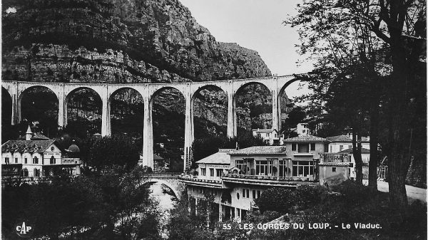 Carte postale des Gorges du Loup : le Viaduc, avant la seconde guerre mondiale
