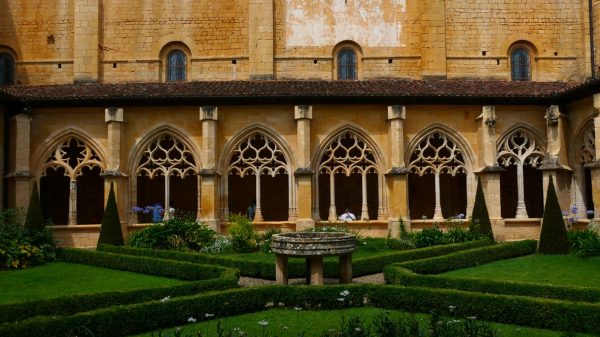 Der Kreuzgang von Cadouin