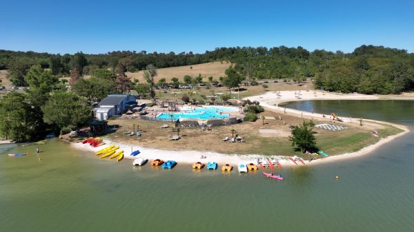 Base de loisirs et plage du lac de l'Uby