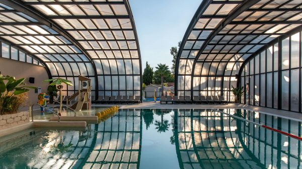 Genießen Sie das Hallenbad des Campingplatzes