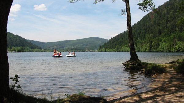 Water sports on Lake Longemer