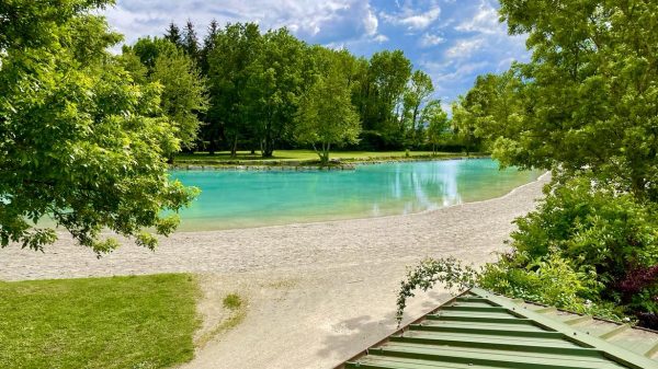 Baignade au plan d'eau de Culoz, à 2 pas du camping