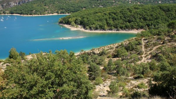 Paseo alrededor del lago de Sainte-Croix