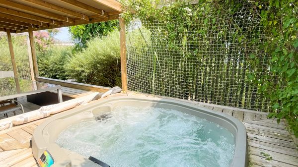 Der Whirlpool des Cottages Taos mit 2 Schlafzimmern (5 Personen)