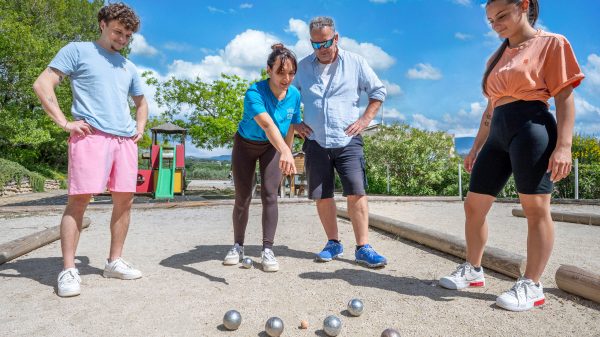 Pétanque in der Sonne