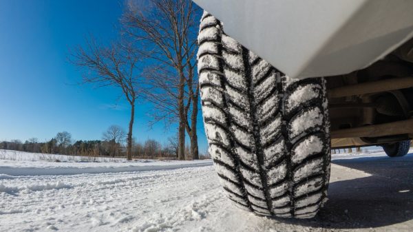 Choose tyres suitable for snow or ice