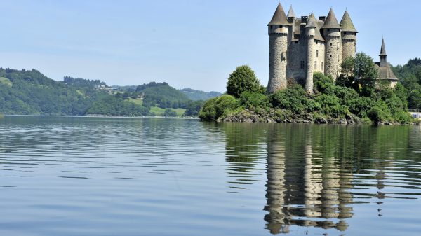 Château de Val à Lanobre