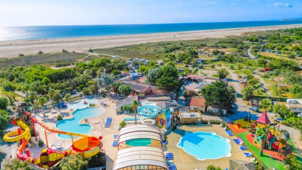 Ein Campingplatz nur wenige Schritte von den Stränden entfernt