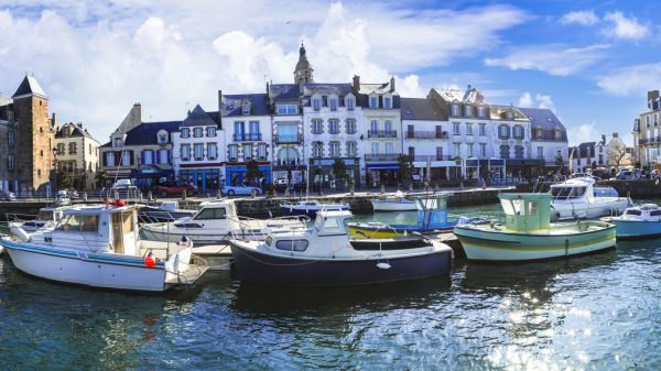 Le Croisic, ancien village de pêcheur, entre port, criée et maison d'armateurs