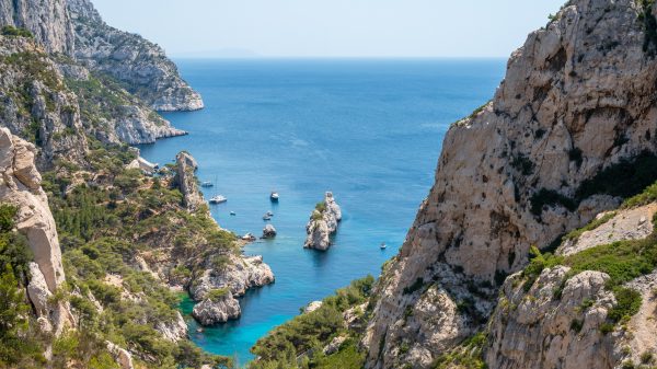 Magnifique paysage des Calanques de Sugiton et de la mer Méditerranée