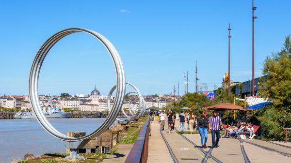 Los Anillos de Buren en la isla de Nantes