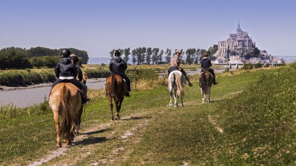 Discover Mont-Saint-Michel on horseback