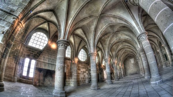 De ridderzaal, gelegen net onder het klooster van de abdij van Mont-Saint-Michel