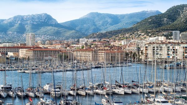 Segelboote in der Bucht von Toulon