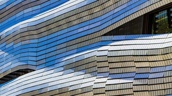 De moderne architectuur van het Musée de la Romanité 