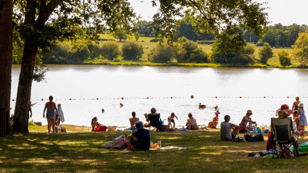 La plage de la Chassagne, sur le plan d'eau de Videix