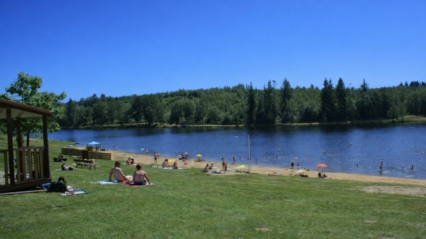 Plage de l'étang de Saint-Mathieu